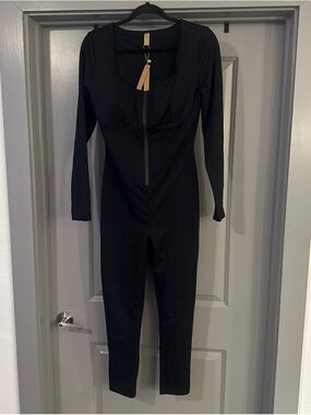 Shapellx | Black Long-Sleeve Zip-Front Jumpsuit